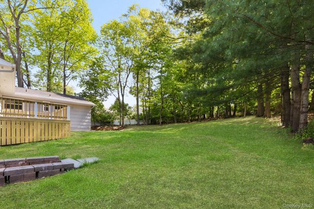 1 Edsam Road, Valley Cottage, NY 10989