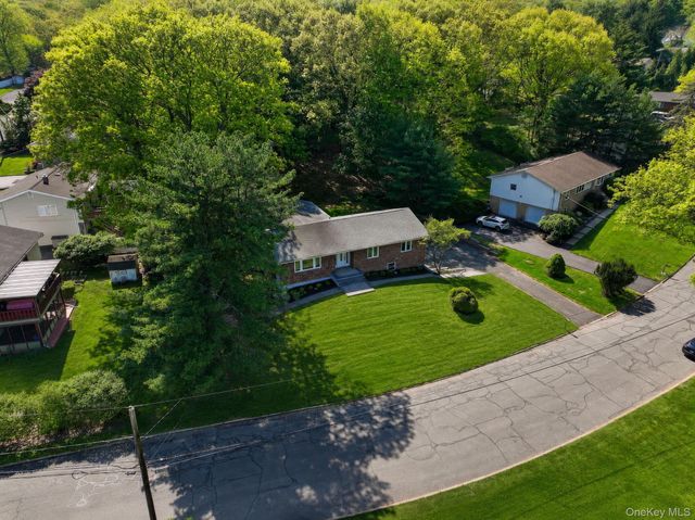 1 Edsam Road, Valley Cottage, NY 10989