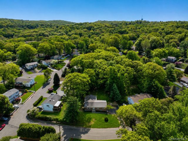 1 Edsam Road, Valley Cottage, NY 10989