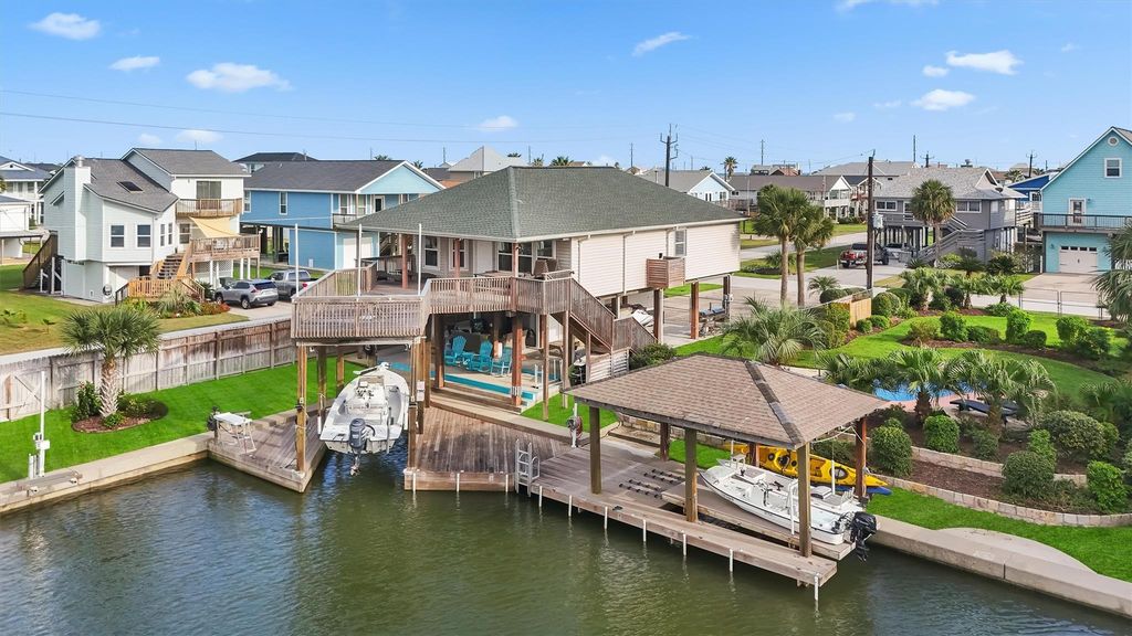 22102 Pecos Drive, Galveston, TX 77554