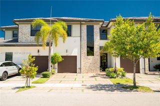 15785 NW 91st Ct, Miami Lakes, FL 33018