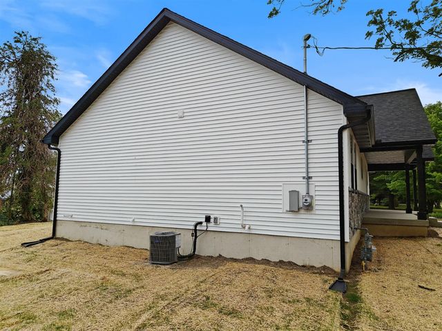 2717 Kerlikowske Road, Benton Harbor, MI 49022