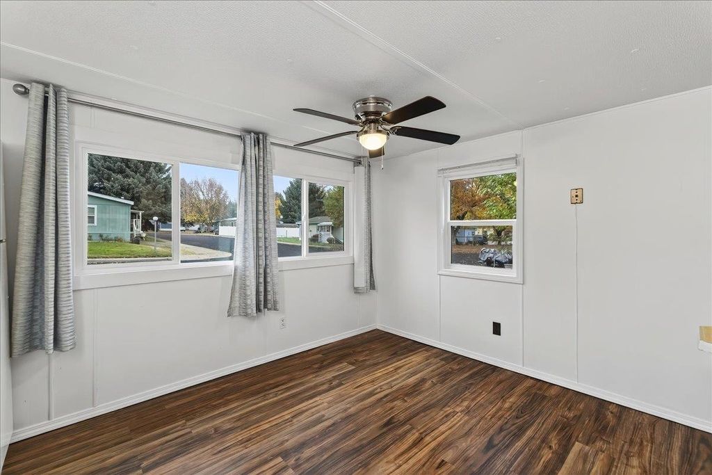 3110 E Chattaroy Rd, Chattaroy, WA 99003 photo 12