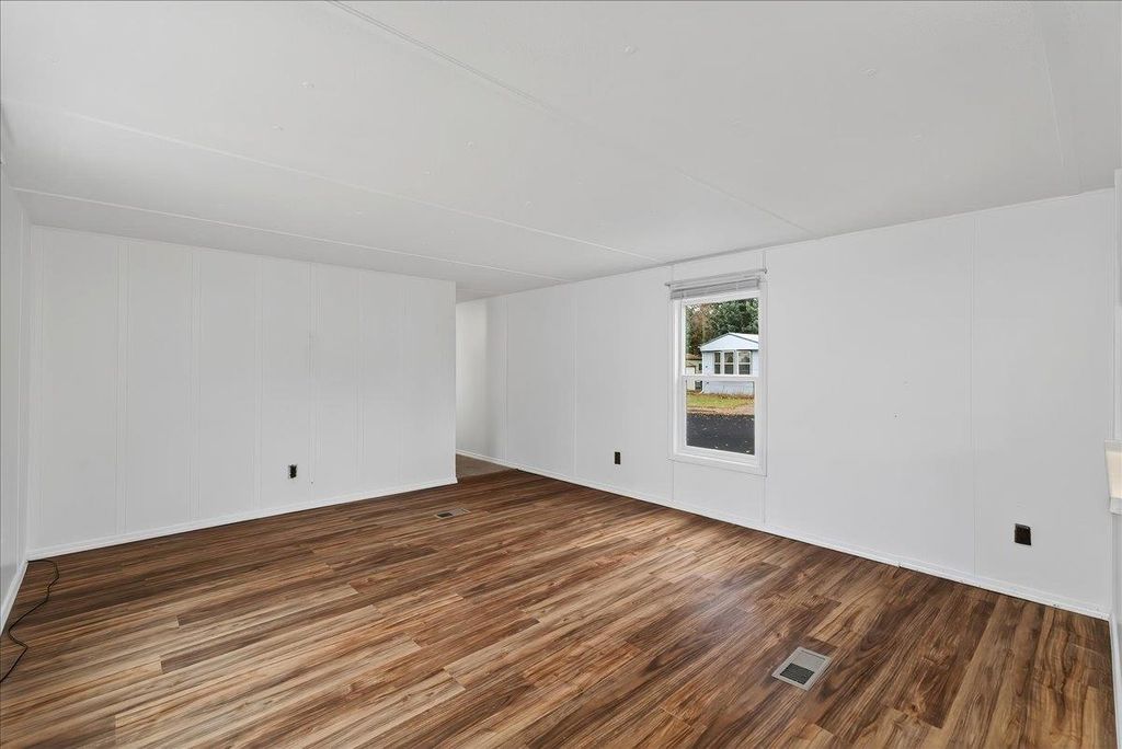 3110 E Chattaroy Rd, Chattaroy, WA 99003 photo 5