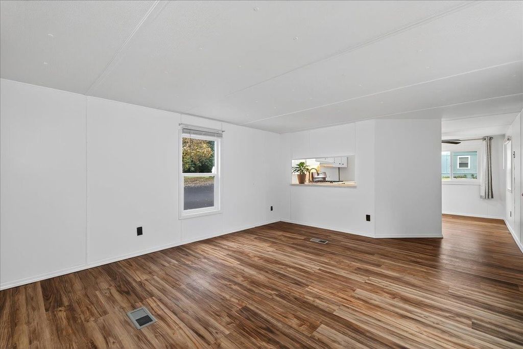 3110 E Chattaroy Rd, Chattaroy, WA 99003 photo 6