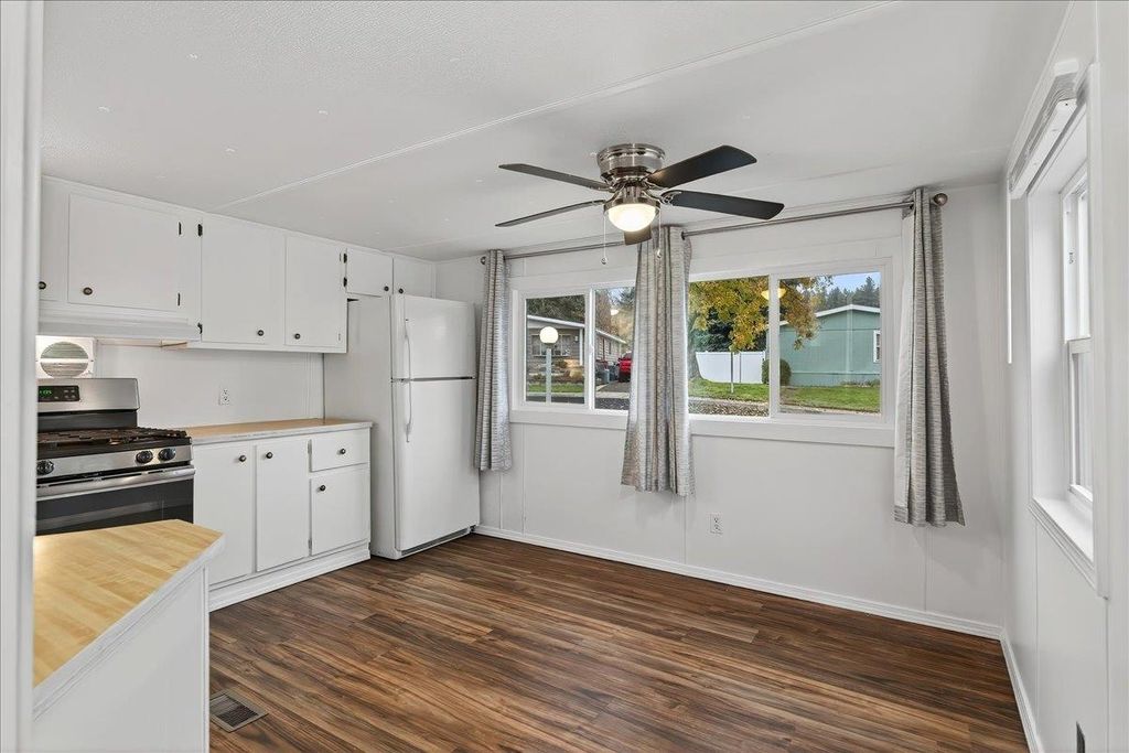 3110 E Chattaroy Rd, Chattaroy, WA 99003 photo 9