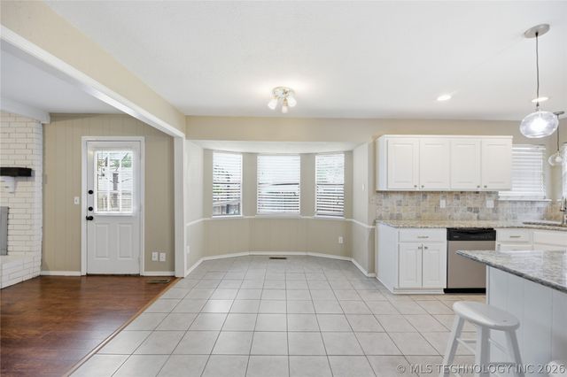 7412 S Fern Avenue, Broken Arrow, OK 74011