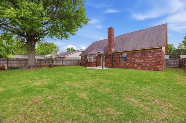 7412 S Fern Avenue, Broken Arrow, OK 74011
