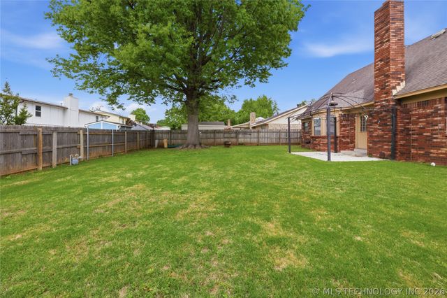 7412 S Fern Avenue, Broken Arrow, OK 74011