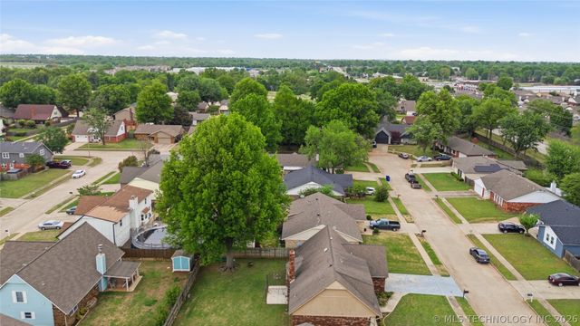 7412 S Fern Avenue, Broken Arrow, OK 74011