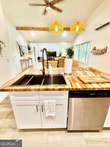 802 Dogwood Lane, Townville, SC 29689