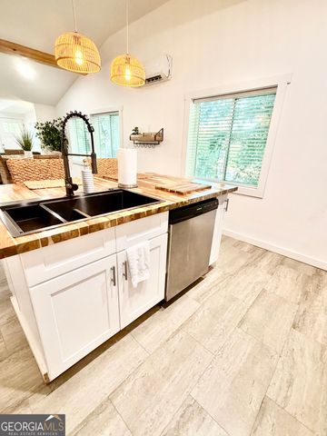 802 Dogwood Lane, Townville, SC 29689