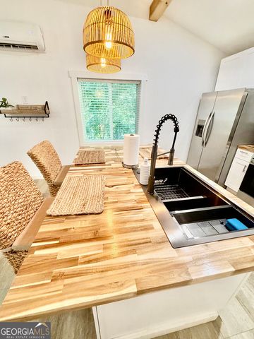 802 Dogwood Lane, Townville, SC 29689