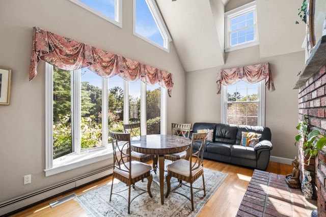 17 Old Landing Rd, Pembroke, MA 02359