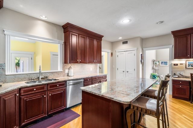 17 Old Landing Rd, Pembroke, MA 02359