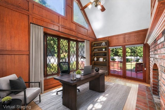 17 Old Landing Rd, Pembroke, MA 02359