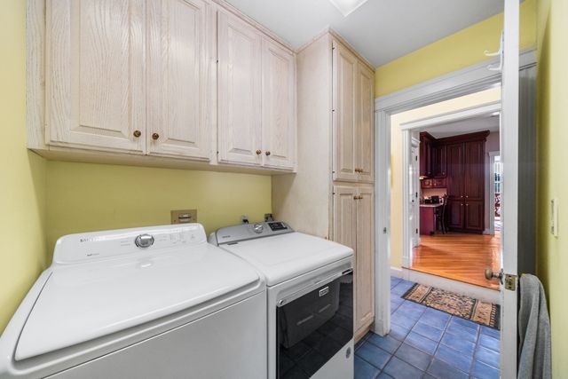 17 Old Landing Rd, Pembroke, MA 02359