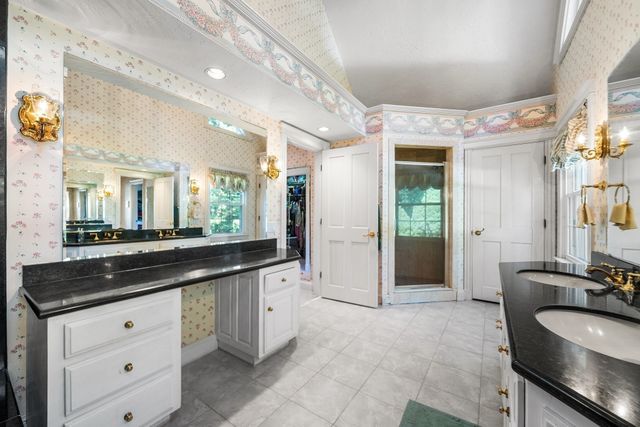 17 Old Landing Rd, Pembroke, MA 02359