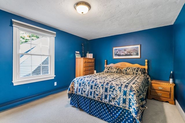 17 Old Landing Rd, Pembroke, MA 02359
