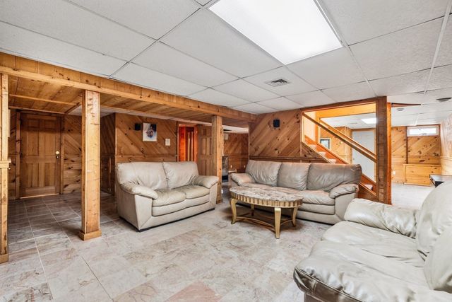 17 Old Landing Rd, Pembroke, MA 02359