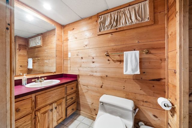 17 Old Landing Rd, Pembroke, MA 02359