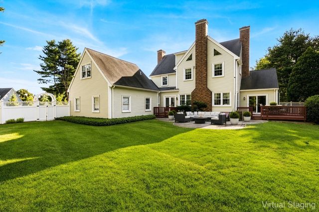 17 Old Landing Rd, Pembroke, MA 02359