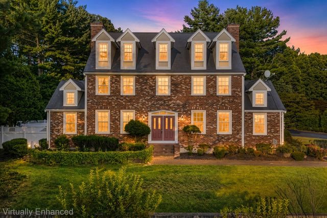 17 Old Landing Rd, Pembroke, MA 02359