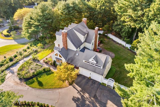 17 Old Landing Rd, Pembroke, MA 02359