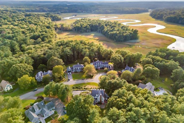 17 Old Landing Rd, Pembroke, MA 02359