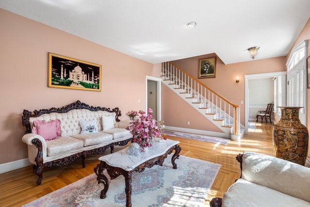 17 Old Landing Rd, Pembroke, MA 02359