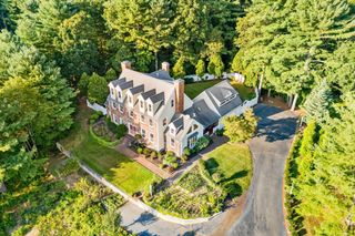 17 Old Landing Rd, Pembroke, MA 02359