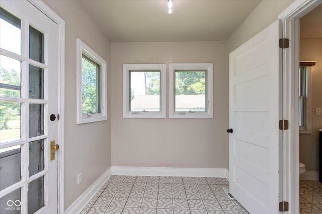 5012 University Avenue, Indianapolis, IN 46201
