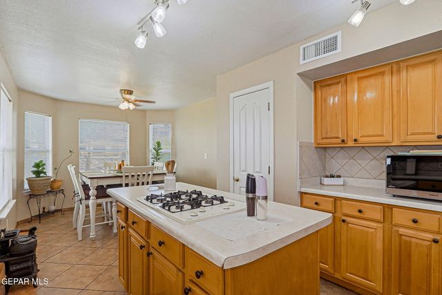 13817 HORIZON HEIGHTS Circle, Horizon City, TX 79928