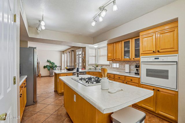 13817 HORIZON HEIGHTS Circle, Horizon City, TX 79928