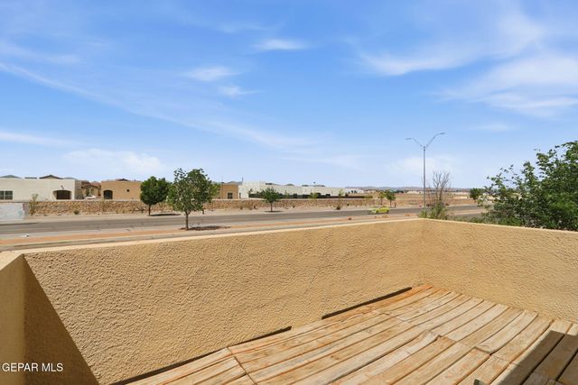 13817 HORIZON HEIGHTS Circle, Horizon City, TX 79928
