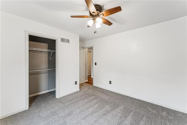 571 W Northview Street, Olathe, KS 66061