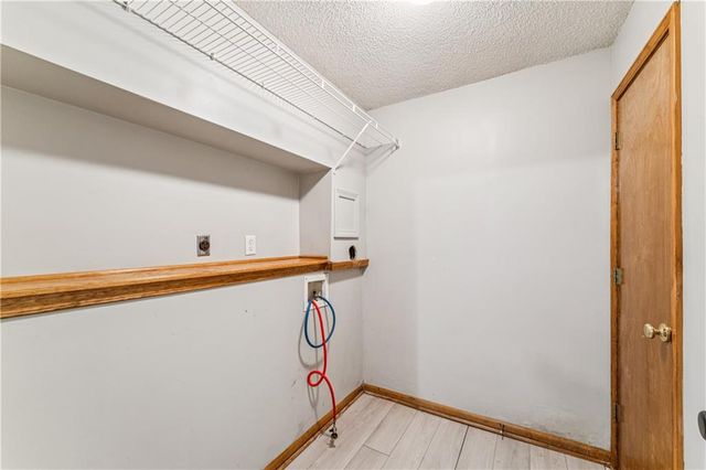 571 W Northview Street, Olathe, KS 66061