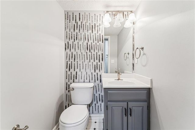 571 W Northview Street, Olathe, KS 66061