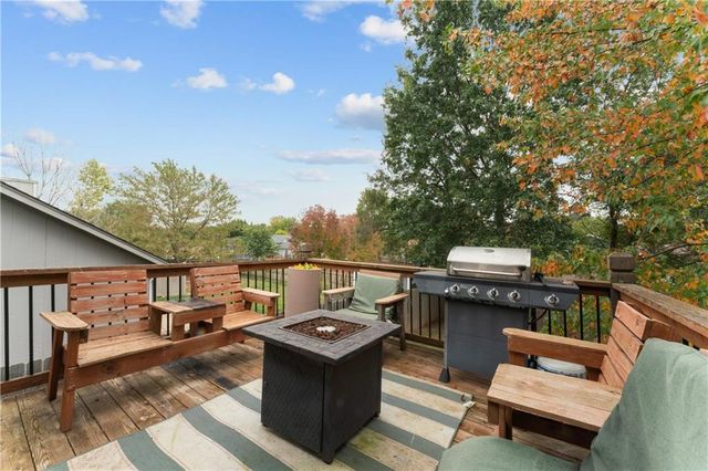 571 W Northview Street, Olathe, KS 66061