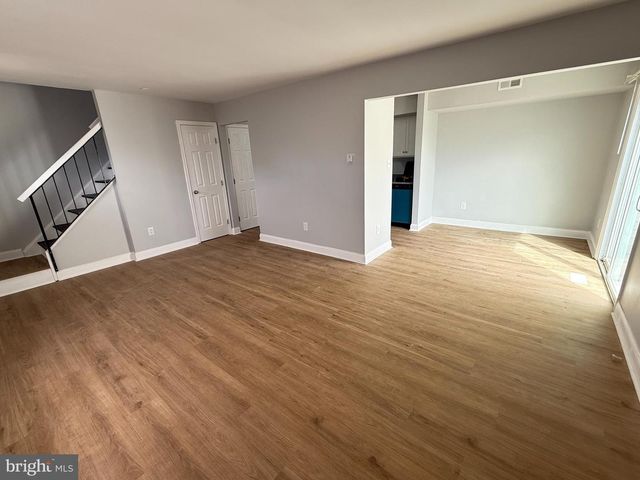 1 LEHIGH CT, Sicklerville, NJ 08081