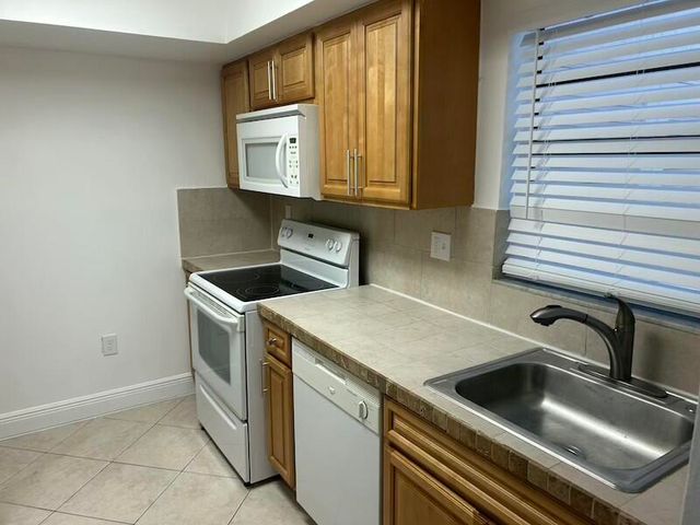 3432 NW 86th Way D204, Sunrise, FL 33351