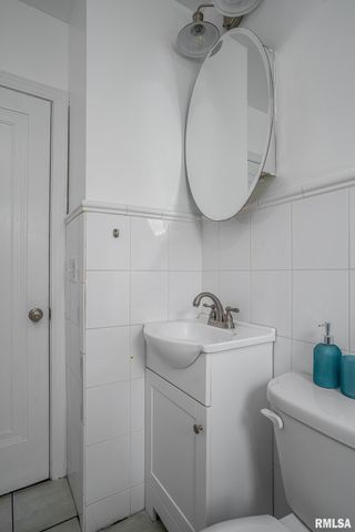 2424 AVENUE OF THE CITIES, Moline, IL 61265