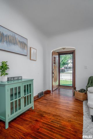 2424 AVENUE OF THE CITIES, Moline, IL 61265