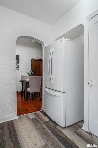 2424 AVENUE OF THE CITIES, Moline, IL 61265