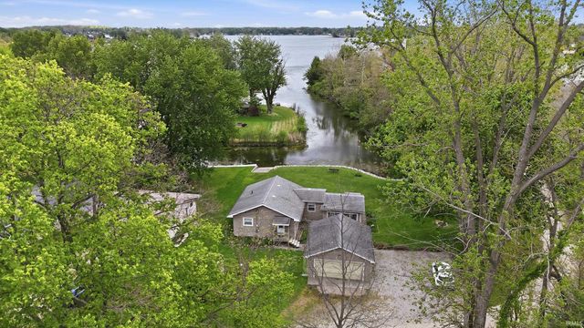 151 Ems C27c Lane, Warsaw, IN 46582