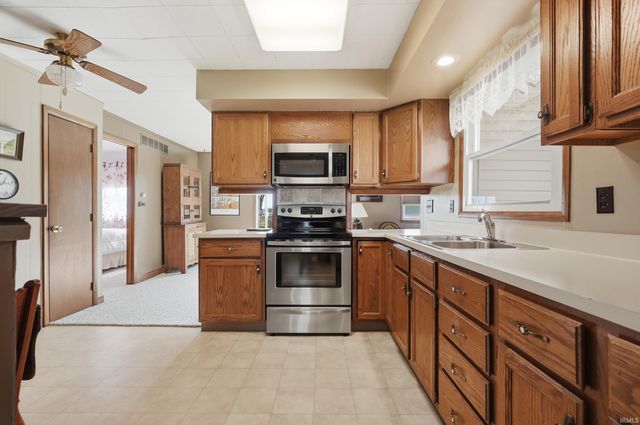 151 Ems C27c Lane, Warsaw, IN 46582