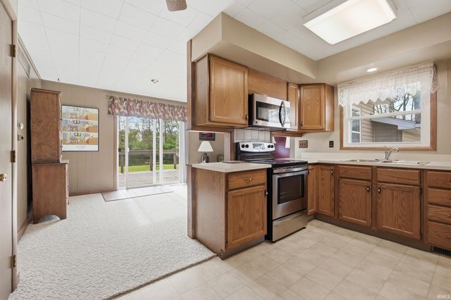 151 Ems C27c Lane, Warsaw, IN 46582