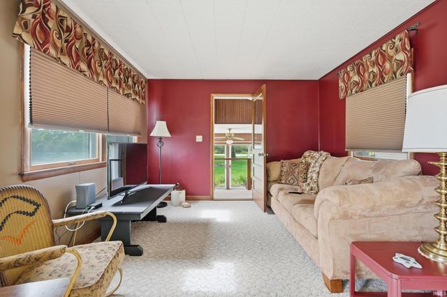 151 Ems C27c Lane, Warsaw, IN 46582
