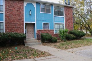 8133 Holmes Road 101, Kansas City, MO 64131