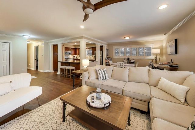 1530 E Northwest Highway 2A, Arlington Heights, IL 60004